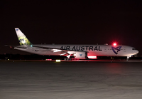 AIRAUSTRAL_777-300_F-OLRE_CLT_0617_53_JP_small.jpg