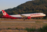 AIRBERLIN_A321_OE-LCD_RHO_0817_1_JP_small.jpg