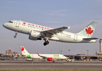 AIRCANADA_A319C-GAQL_EWR_0618A_4_JP_smal.jpg