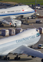 AIRCHINA-CARGO_CATHAYPACIFIC-CARGO_747F_FRA_0910B_JP_small.jpg