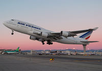 AIRFRANCE_747-400_F-GISC_LAX_1204Cx_JP_small.jpg