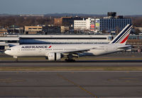 AIRFRANCE_777-200_F-GSPU_JFK_0413_JP_small.jpg