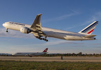 AIRFRANCE_777-300_F-GSQL_LAX_1111E_JP_small1.jpg