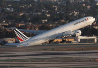 AIRFRANCE_777-300_F-GSQV_LAX_0616_13_JP_small.jpg