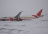 AIRINDIA_777-300_VT-ALM_JFK_0115_JP_small1.jpg