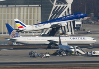 AIRMOLDOVA_E190_ER-ECB_FRA_0315D_JP_small.jpg