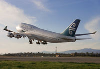 AIRNEWZEALAND_747-400_ZK-SUJ_LAX_0210H_JP_small1.jpg