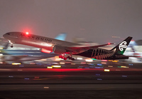 AIRNEWZEALAND_777-300ZK-OKM_LAX_1119A_JP_small.jpg