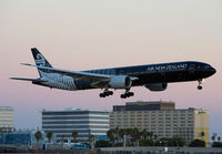 AIRNEWZEALAND_777-300_ZK-OKQ_LAX_0912F_JP_small.jpg