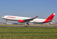 AIVANCA_A330-300_N804AV_JFK_0618_3_JP_small.jpg