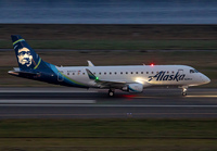 ALASKA_E175_N405SY_PDX_0119_2_JP_small.jpg