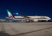 ALITALIA_777-200_EI-DBM_MIA_0114_JP_small1~0.jpg