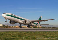 ALITALIA_777-200_EI-DDH_LAX_1110B_JP_small2.jpg