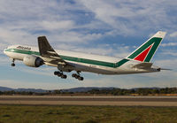 ALITALIA_777-200_EI-DDH_LAX_1110F_JP_small.jpg