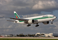 ALITALIA_777-200_I-DISB_MIA_0110B_JP_small.jpg