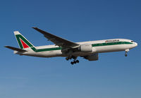 ALITALIA_777-200_I-DISU_JFK_0303_JP_small.jpg