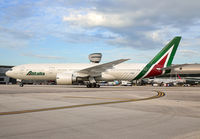 ALITALIA_777-200_I-DISU_MIA_0116_1_jP_small.jpg