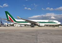 ALITALIA_A330-200_EI-EJI_MIA_1012B_JP_small1.jpg