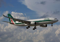 ALITALIA_A330-200_EI-EJK_MIA_1012_JP_small.jpg