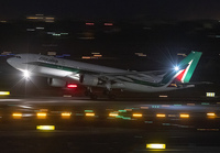 ALITALIA_A330-200_EI-EJN_JFK_0919__2_JP_small.jpg