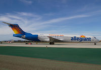 ALLEGIANT_MD80_N424NV_LAX_1111_JP_small.jpg