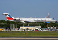 AMERICANEAGLE_CRJ700_N535EA_CLT_0513E_JP_small.jpg