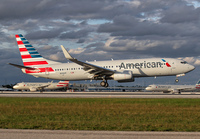 AMERICAN_737-800_N316PF_MIA_1017_6_JP_small~0.jpg