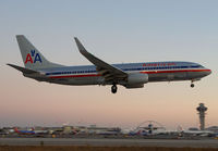 AMERICAN_737-800_N881NN_LAX_0912D_JP_small.jpg