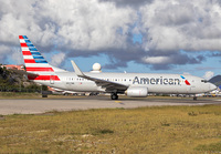 AMERICAN_737-800_N927NN_SXM_1218_JP_small.jpg