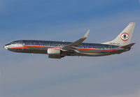 AMERICAN_737-800_N951AA_LAX_1112E_JP_small.jpg