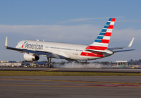 AMERICAN_757-200_N186AN_MIA_0115O_JP_small.jpg