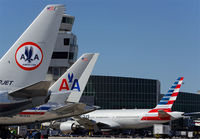 AMERICAN_757-200_N635AA_MIA_0114_JP_small.jpg