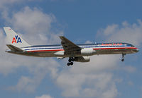 AMERICAN_757-200_N654A_MIA_1006_JP.jpg