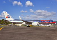 AMERICAN_757-200_N677AN_SXM_0114B_JP_small_.jpg