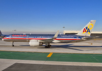 AMERICAN_757-200_N690AA_LAX_1110B_JP_small1.jpg