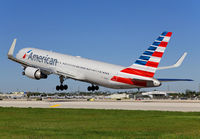 AMERICAN_767-300_N386AA_MIA_0114H_JP_small2.jpg