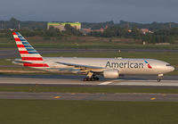 AMERICAN_777-200_N776AN_JFK_0819_1_JP_small.jpg