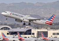 AMERICAN_A321_N912UY_LAX_0119_1_JP_small.jpg