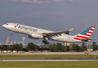 AMERICAN_A330-200_N284AY_CLT_0718_9_JP_small.jpg