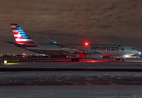 AMERICAN_A330-200_N289AY_CLT_0117_5_JP_small.jpg