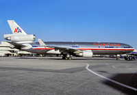 AMERICAN_MD11_N1766A_MIA_0100_JP_small2_.jpg