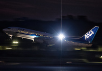 ANA_737-800_JA71AN_NRT_0117_2_JP_small~0.jpg