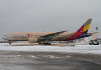 ASIANA_777-200_HL7775_JFK_0111B_JP_small.jpg