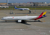 ASIANA_A330-300_HL7792_HND_1011_JP_small.jpg