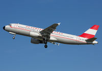 AUSTRIAN_A320_OE-LBP_AMS_0415H_JP_small1.jpg