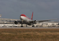 AVIANCA_767-200_N986AN_MIA_0108B_JP.jpg