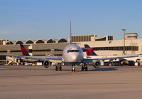 BAHAMASAIR_737-200_C6-BFW_MIA_1211C_JP_small1.jpg