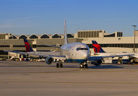 BAHAMASAIR_737-200_C6-BFW_MIA_1211_JP_small1.jpg