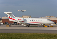 BOMBARDIER_CHALLENGER300_N59KG_JFK_0413B_JP_small~0.jpg