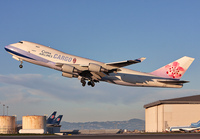 CHINAAIRLINESCARGO_747-400F_B-18717_SFO_0209F_JP_small2.jpg